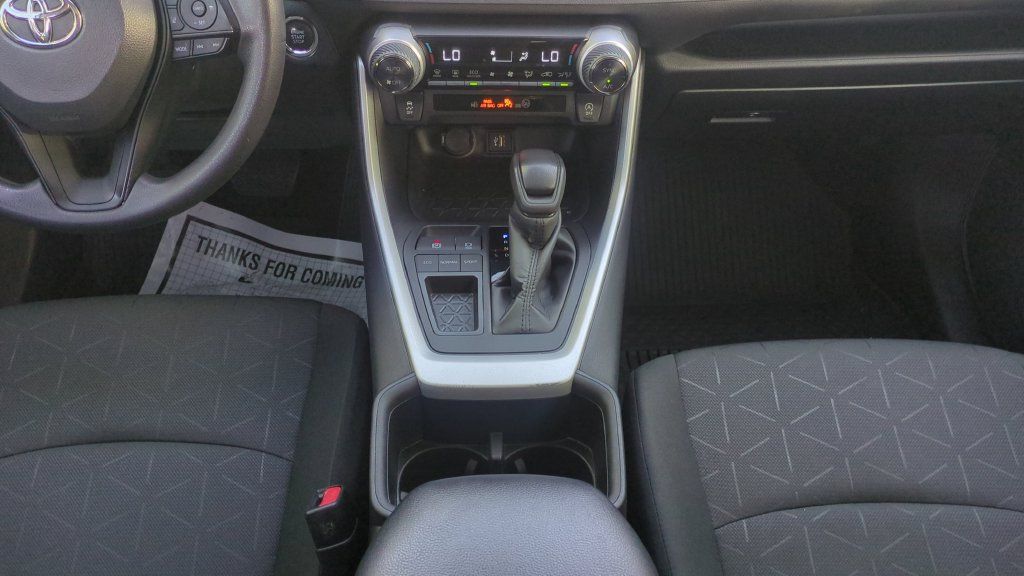 Used 2024 Toyota RAV4 XLE w/ Convenience Package FWD image 15