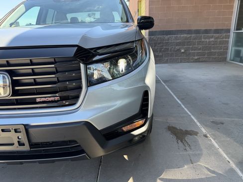 Used 2023 Honda Ridgeline Sport image 11