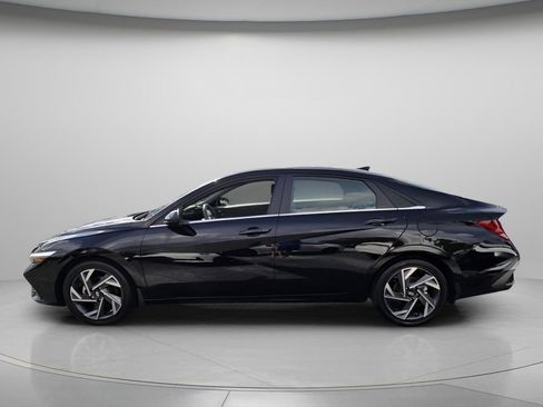 Certified 2025 Hyundai Elantra SEL FWD image 3