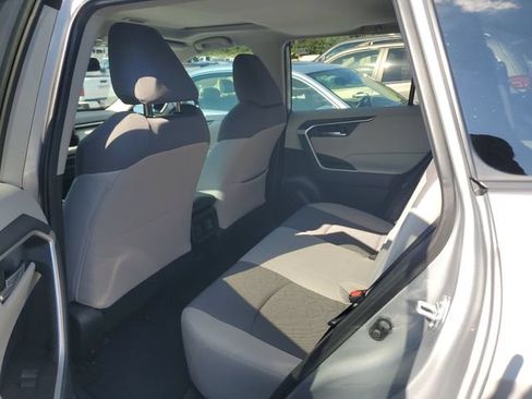 Used 2021 Toyota RAV4 XLE w/ Convenience Package FWD image 8