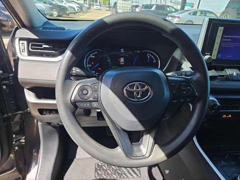 Used 2025 Toyota RAV4 XLE image 18