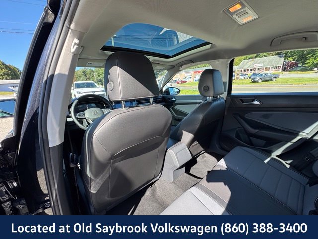 Certified 2025 Volkswagen Jetta SE FWD image 11