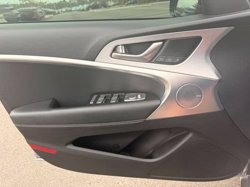 Used 2021 Genesis G70 3.3T RWD image 9