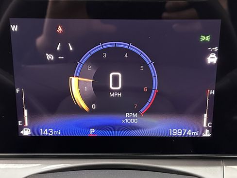 Used 2025 Chevrolet Trax LT FWD image 18