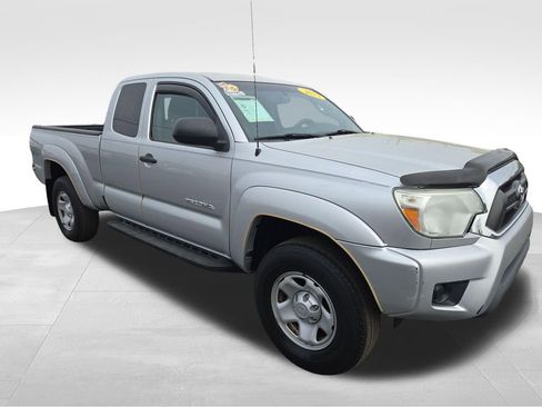 Used 2013 Toyota Tacoma 4x4 Access Cab w/ SR5 Pkg image 31