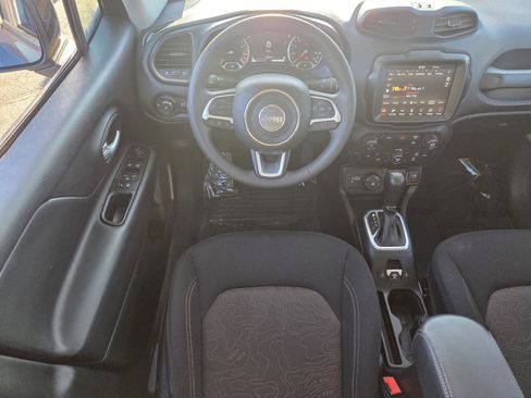 Used 2023 Jeep Renegade Latitude image 12