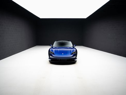 Used 2023 Porsche Taycan w/ Premium Package image 80