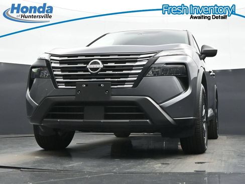 Used 2025 Nissan Rogue SV FWD image 27