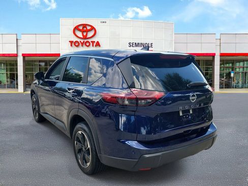 Used 2025 Nissan Rogue SV FWD image 4