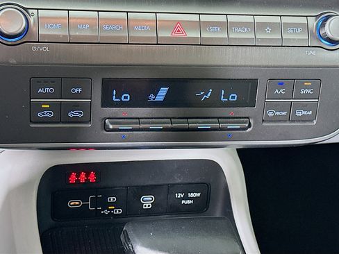 Used 2025 Hyundai Kona SEL FWD image 23