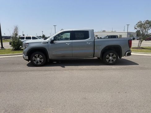 Used 2025 GMC Sierra 1500 SLT AWD/4WD image 2