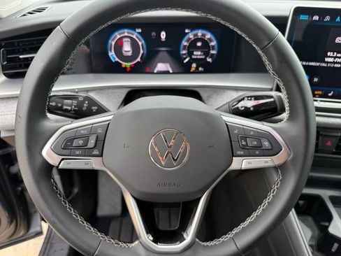 Used 2025 Volkswagen Tiguan S FWD image 11