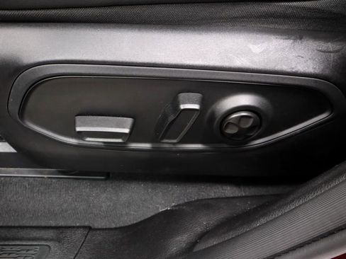 Used 2024 Jeep Grand Cherokee Limited w/ Luxury Tech Group II image 24