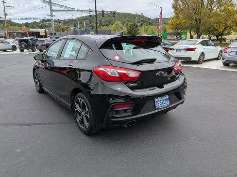 Used 2019 Chevrolet Cruze LT w/ RS Package FWD image 16