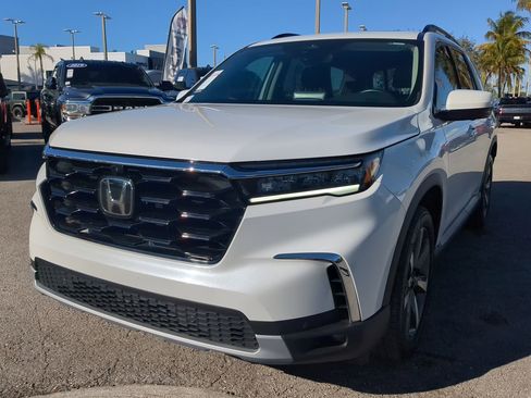 Used 2024 Honda Pilot Elite image 9