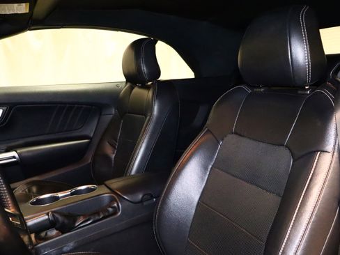 Used 2019 Ford Mustang Premium image 15