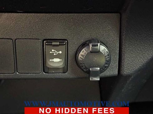 Used 2016 Toyota RAV4 XLE AWD/4WD image 41