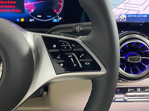 New 2025 Mercedes-Benz GLB 250 4MATIC image 27