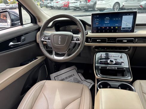Certified 2023 Lincoln Nautilus AWD w/ Premium Package image 29