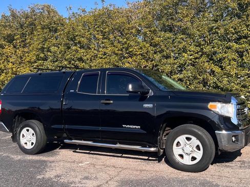 Used 2016 Toyota Tundra SR5 image 10