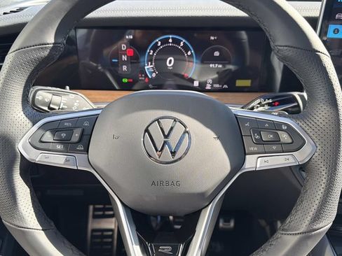 New 2026 Volkswagen Tiguan SEL R-Line AWD/4WD image 17