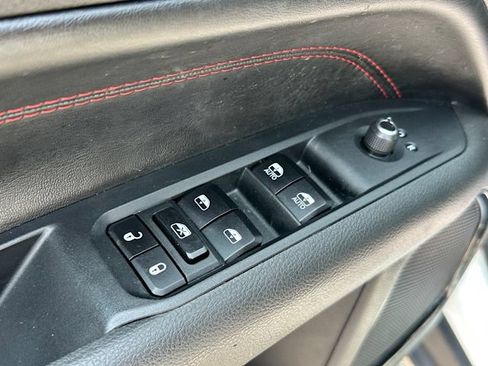 Used 2025 Jeep Compass Trailhawk AWD/4WD image 17