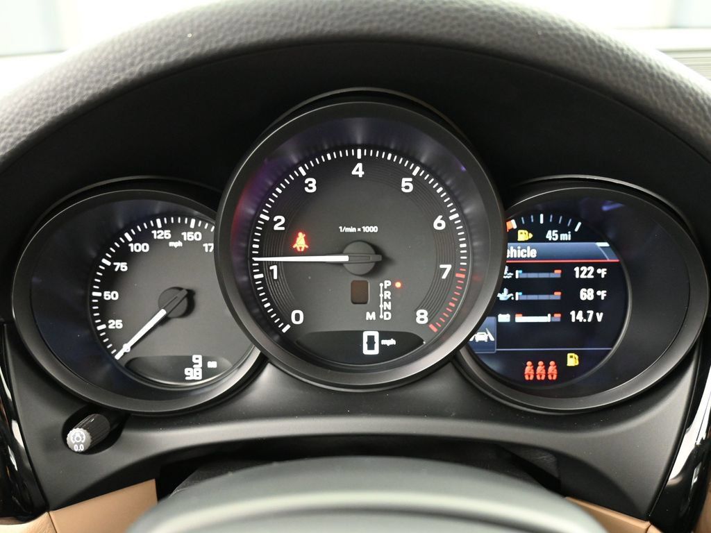 Certified 2026 Porsche Macan AWD/4WD image 19