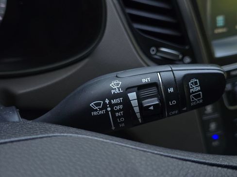 Used 2018 Hyundai Santa Fe SE FWD image 33