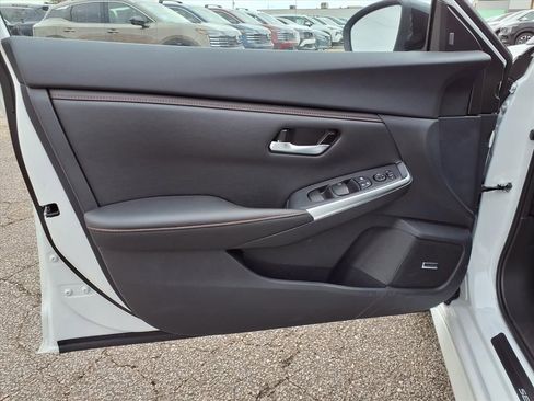 New 2025 Nissan Sentra SR w/ SR Premium Package FWD image 18