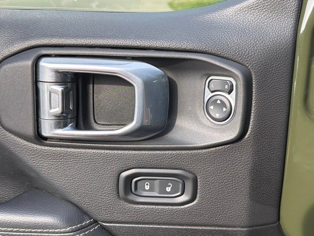 Used 2022 Jeep Gladiator Overland w/ Popular Equipment Package AWD/4WD image 20