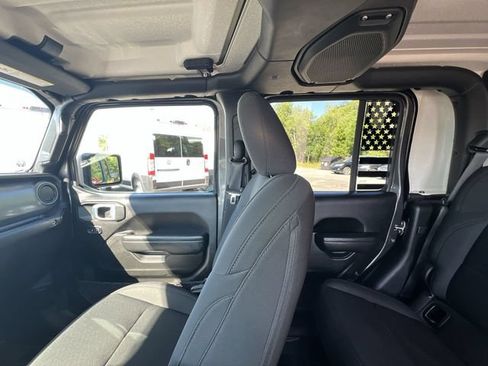 Used 2022 Jeep Gladiator Sport AWD/4WD image 12