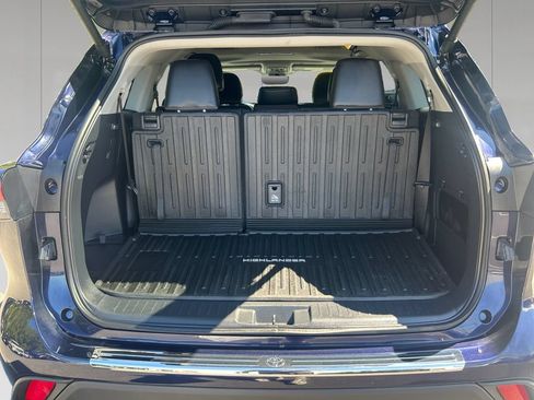 Used 2026 Toyota Highlander XLE w/ Protection Package #3 (TMS) AWD/4WD image 19