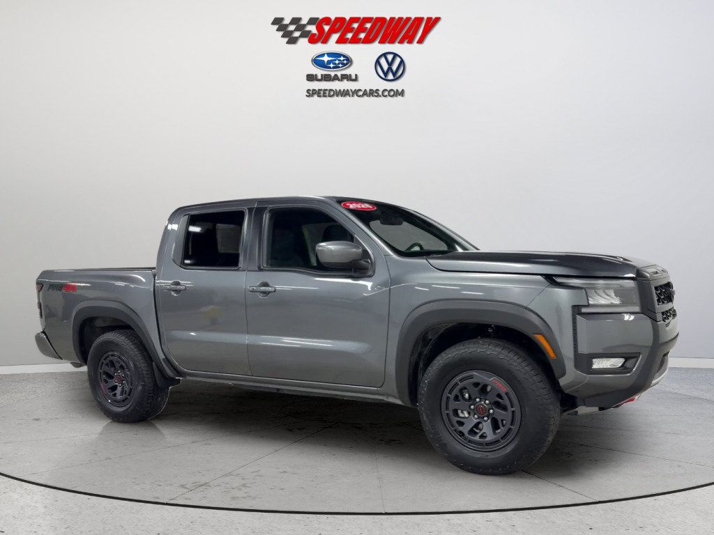 Used 2026 Nissan Frontier PRO-4X AWD/4WD image 3