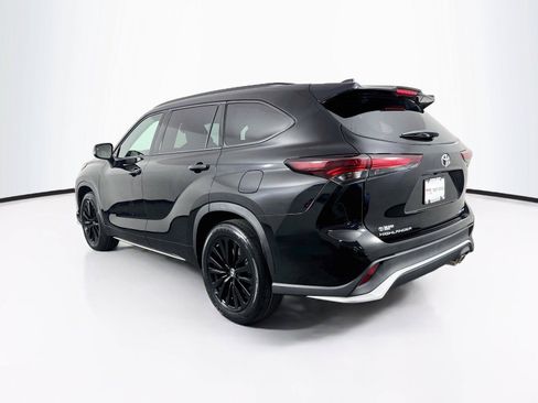 Used 2025 Toyota Highlander XSE AWD/4WD image 13