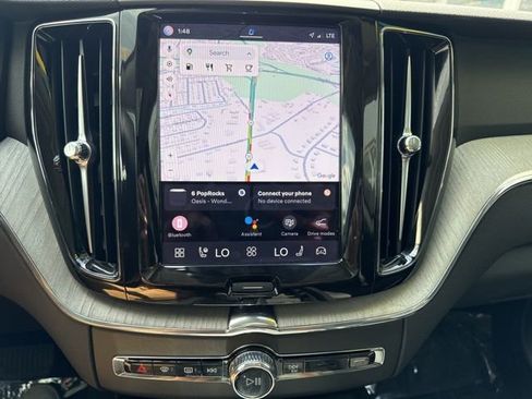 Certified 2025 Volvo XC60 B5 Plus AWD/4WD image 24