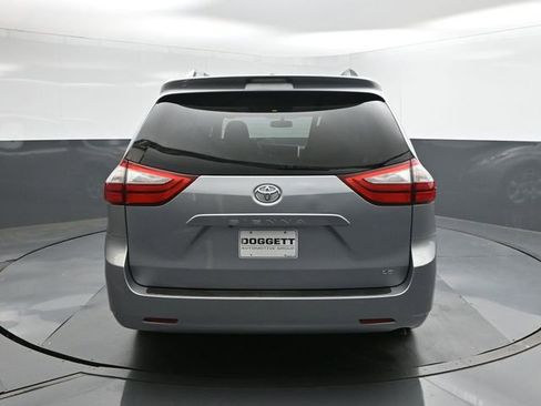 Used 2015 Toyota Sienna LE image 8