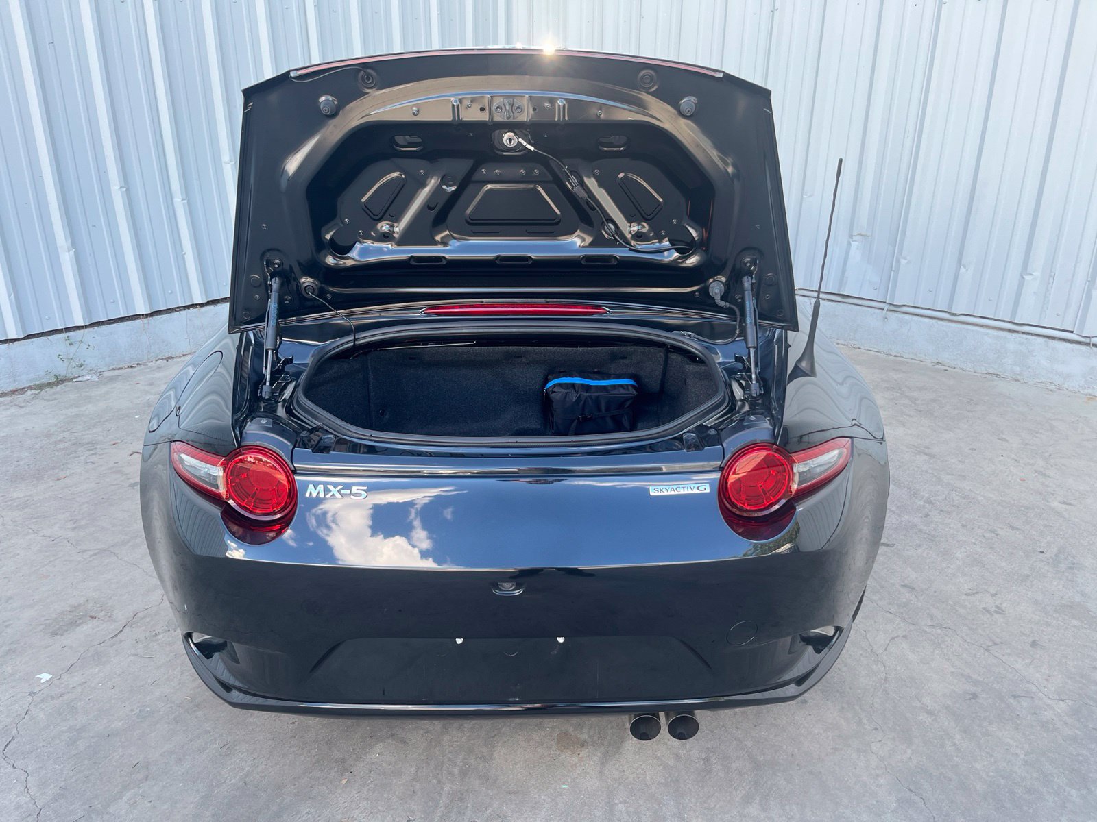 Used 2023 MAZDA MX-5 Miata Grand Touring RWD image 8
