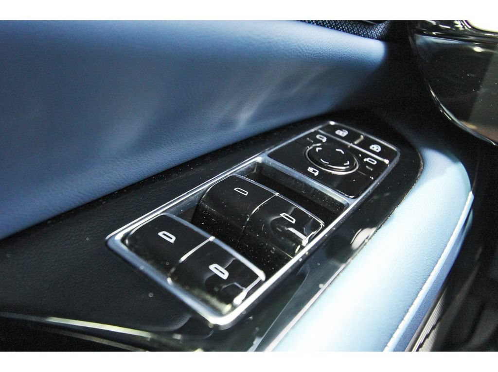Certified 2025 Cadillac Optiq Sport 2 AWD/4WD image 20