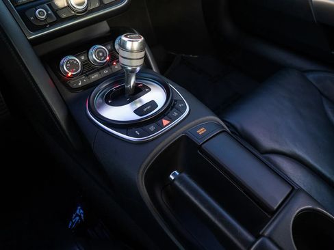Used 2011 Audi R8 V10 AWD/4WD image 31