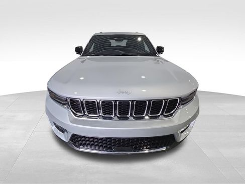 Used 2025 Jeep Grand Cherokee Limited w/ Trailer Tow Package AWD/4WD image 4