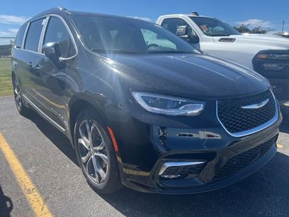 New 2026 Chrysler Pacifica Pinnacle