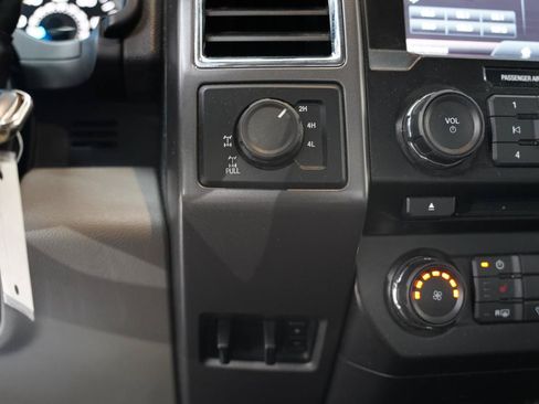Used 2015 Ford F150 XLT w/ Equipment Group 302A Luxury AWD/4WD image 22