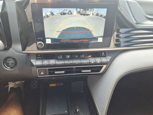 Used 2025 Toyota Camry SE w/ Convenience Package FWD image 13