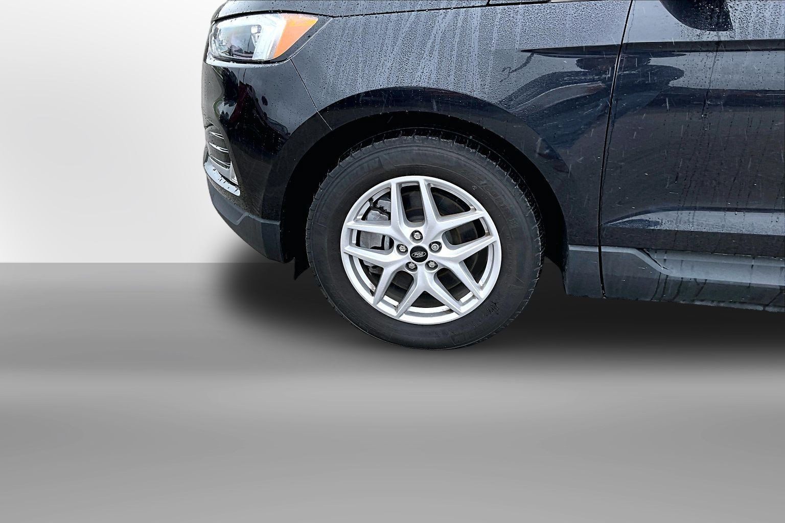 Used 2023 Ford Edge SEL w/ Convenience Package AWD/4WD image 3