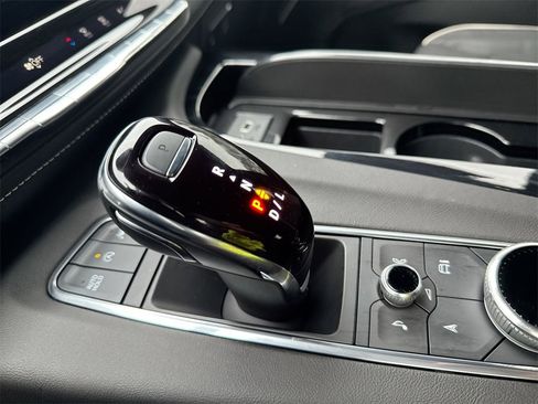 Used 2024 Cadillac Escalade Sport w/ LPO, ONYX Package image 23