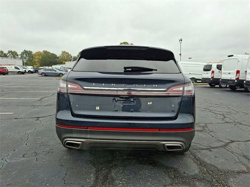Used 2022 Lincoln Nautilus FWD image 5