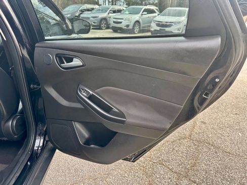 Used 2018 Ford Focus Titanium image 15