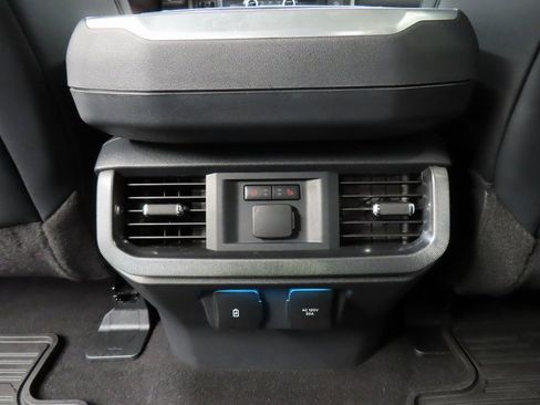 Used 2024 Ford F150 Platinum w/ FX4 Off-Road Package image 11