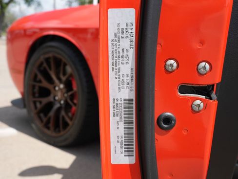 Used 2016 Dodge Challenger SRT Hellcat image 28