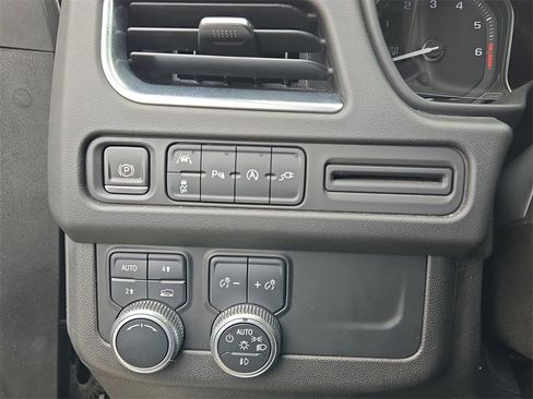 Used 2021 GMC Yukon XL SLT image 17